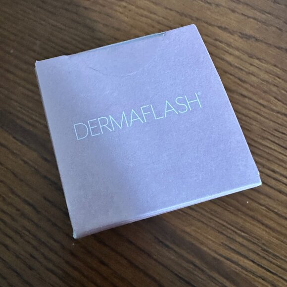Dermaflash Glow + Smooth Active Cocooning Serum - 1 Oz - New in Box - Picture 3 of 4